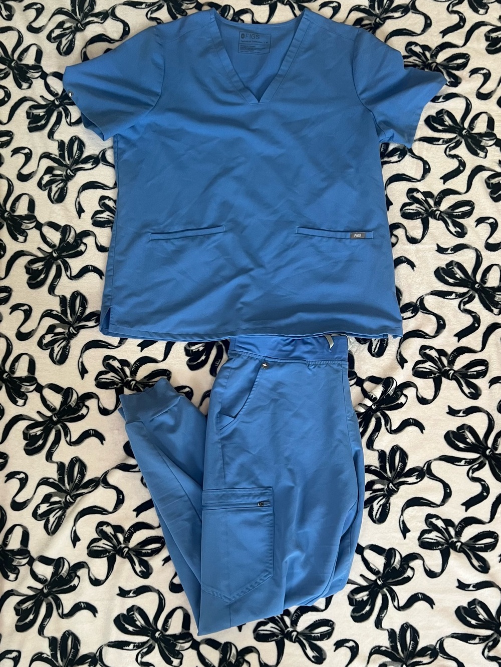 FIGS Technical Collection Scrub Set - Royal Blue (V-Neck Top & Jogger Pants) XL